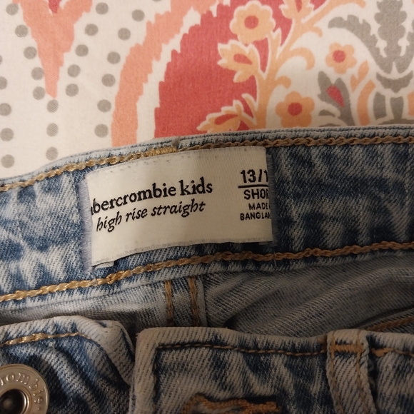 Abercrombie kids 13 to 14 jeans. - Picture 3 of 4